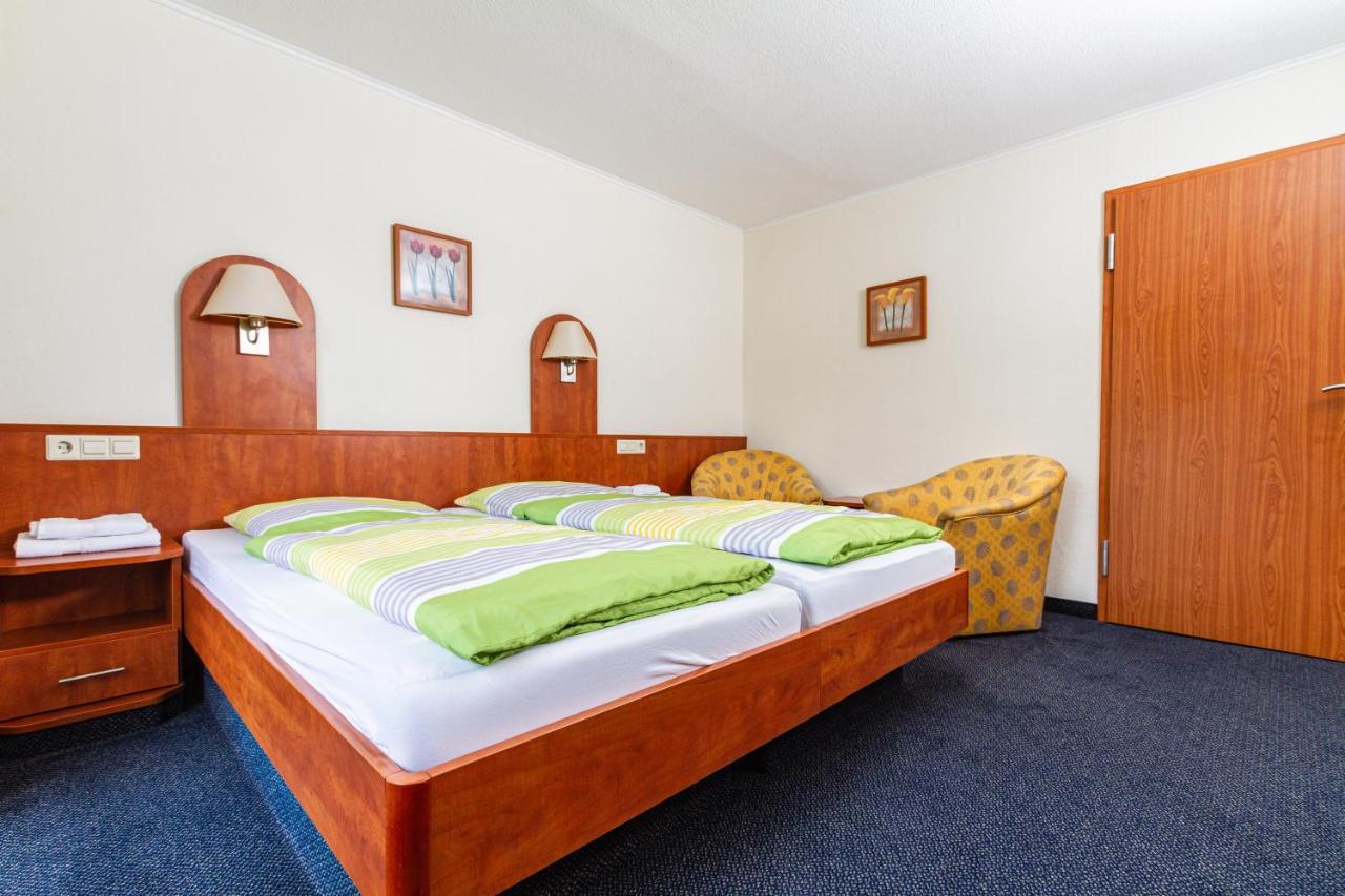 Landhotel Georgshof Huenfeld Room photo