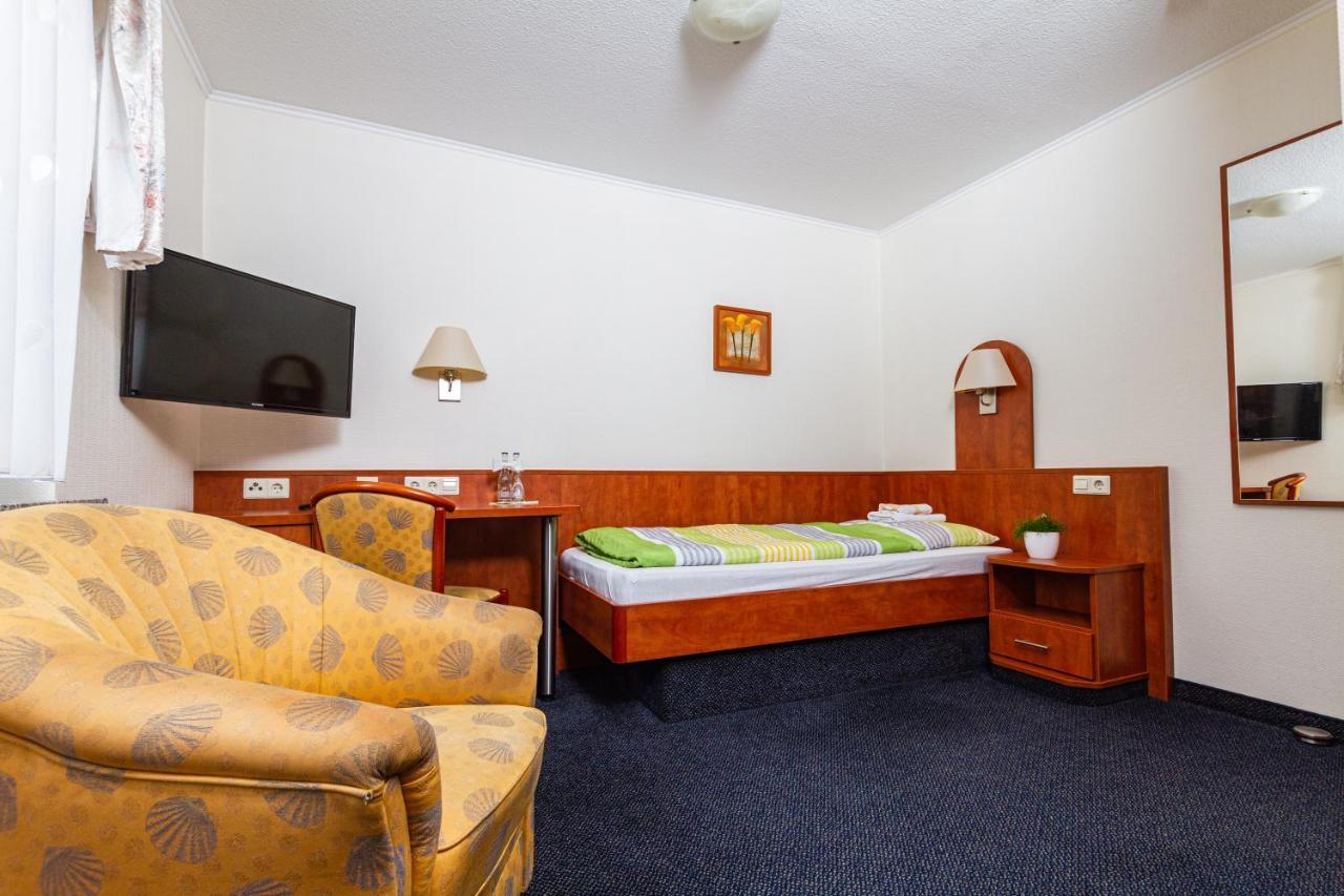 Landhotel Georgshof Huenfeld Room photo