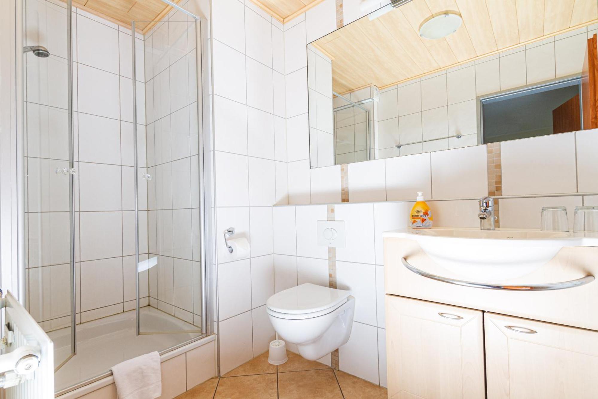 Landhotel Georgshof Huenfeld Room photo