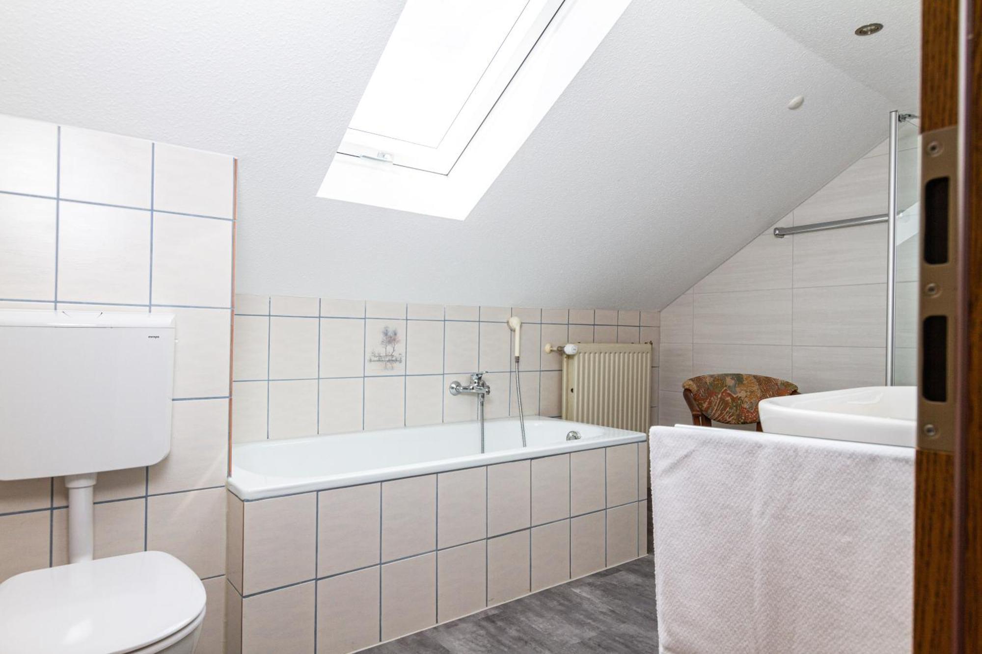 Landhotel Georgshof Huenfeld Room photo